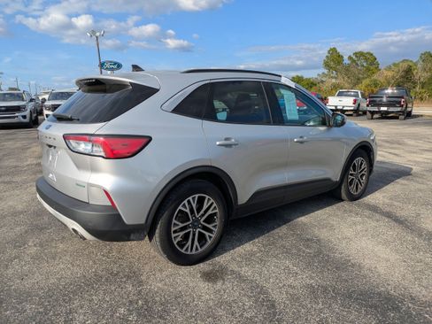 Used 2020 Ford Escape SEL image 4