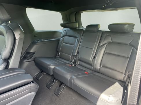New 2026 Lincoln Navigator Reserve w/ Jet Appearance Package AWD/4WD image 11