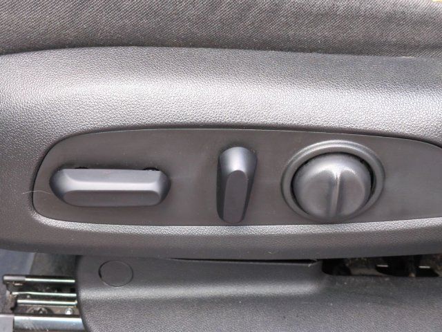 Used 2020 GMC Terrain SLE w/ Driver Convenience Package FWD image 13