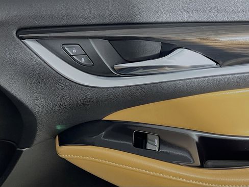 Used 2019 Buick Enclave Essence image 32