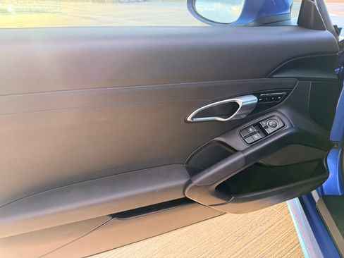 Used 2017 Porsche 718 Cayman RWD image 16