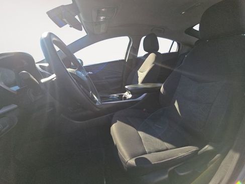 Used 2018 Chevrolet Volt LT image 9