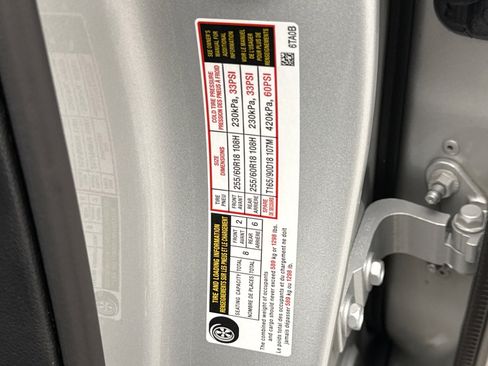 Used 2024 Nissan Pathfinder SV image 25