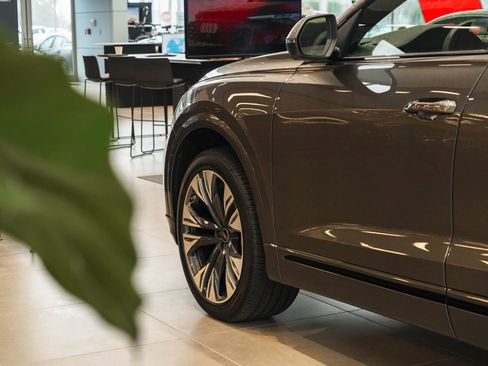 New 2025 Audi Q8 Premium Plus image 14