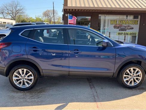 Used 2021 Nissan Rogue Sport S image 6