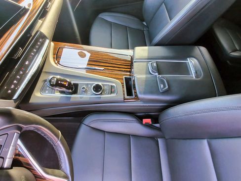 Used 2022 Cadillac Escalade ESV Luxury RWD image 23