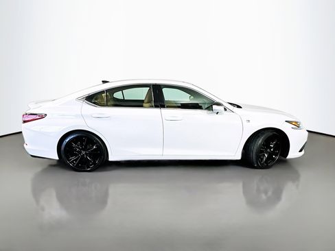 Used 2025 Lexus ES 350 w/ Accessory Package (Z2) image 8