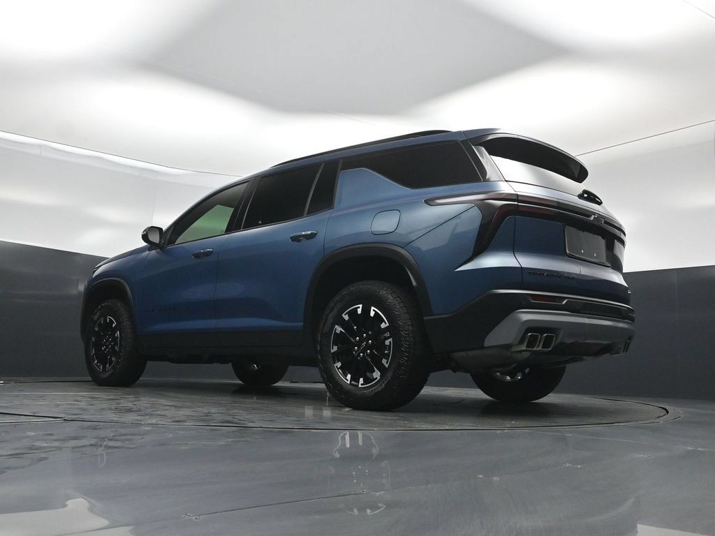 Used 2025 Chevrolet Traverse Z71 w/ Driver Confidence Package AWD/4WD image 43