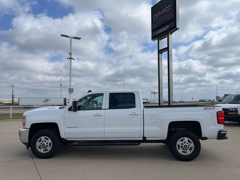 Used 2017 Chevrolet Silverado 2500 LT w/ LT Convenience Package image 3