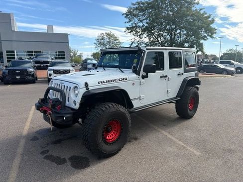 Used 2017 Jeep Wrangler Unlimited Rubicon AWD/4WD image 4