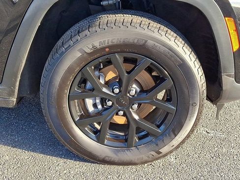 Certified 2024 Jeep Grand Cherokee Altitude image 9