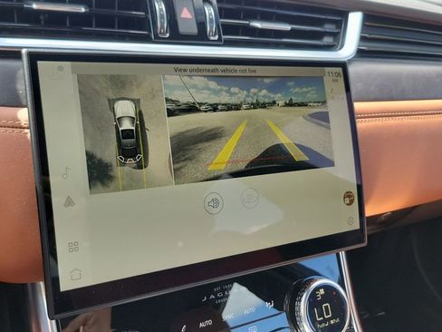 Used 2021 Jaguar XF R-Dynamic SE image 22