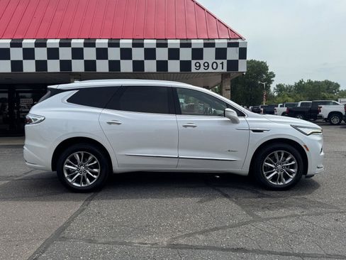 Used 2023 Buick Enclave Avenir w/ Avenir Technology Package AWD/4WD image 8
