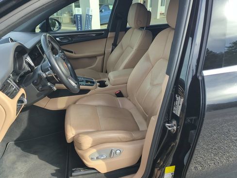 Used 2020 Porsche Macan S AWD/4WD image 12