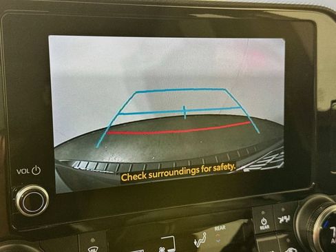 Used 2023 Toyota Highlander XSE FWD image 17