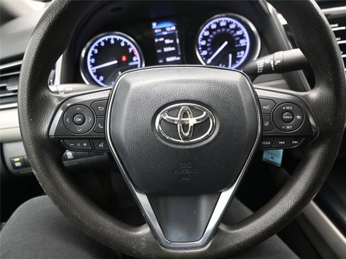 Used 2020 Toyota Camry LE image 13