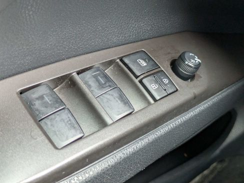 Used 2023 Toyota Camry SE FWD image 12