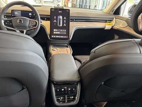 New 2025 Volvo EX90 Ultra image 15