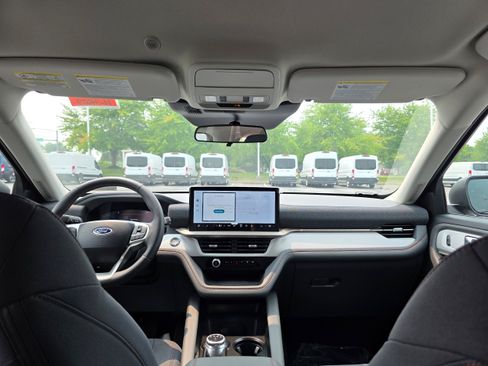 New 2026 Ford Explorer Active AWD/4WD image 12