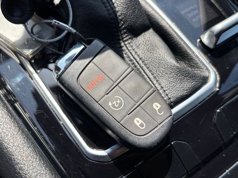 Used 2025 Jeep Compass Limited AWD/4WD image 21
