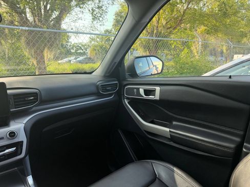 Used 2024 Ford Explorer XLT w/ Equipment Group 202A RWD image 36