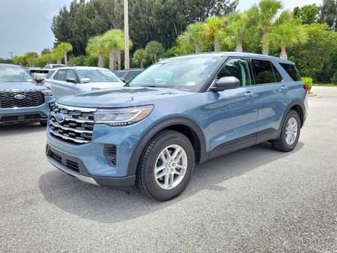 New 2026 Ford Explorer Active RWD image 4