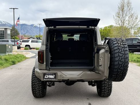 Used 2025 Ford Bronco Outer Banks AWD/4WD image 12