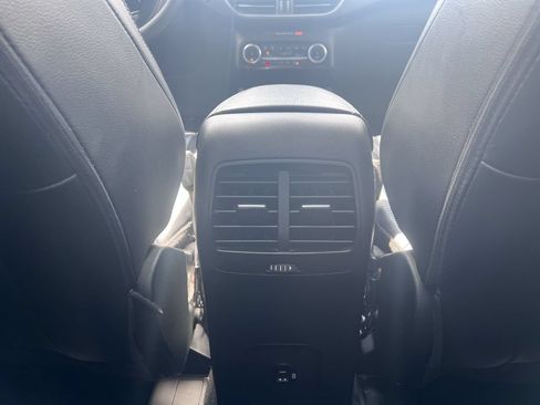 Used 2022 Ford Escape Titanium AWD/4WD image 30