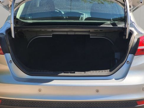 Used 2018 Ford Focus SEL w/ Cold Weather Package FWD image 22