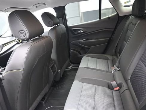 New 2026 Chevrolet Trax LT w/ Driver Confidence Package FWD image 9