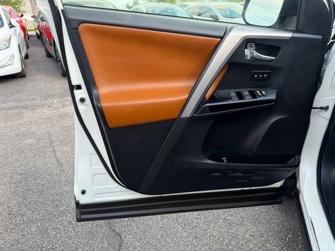 Used 2017 Toyota RAV4 Limited w/ Advanced Technology Package image 18