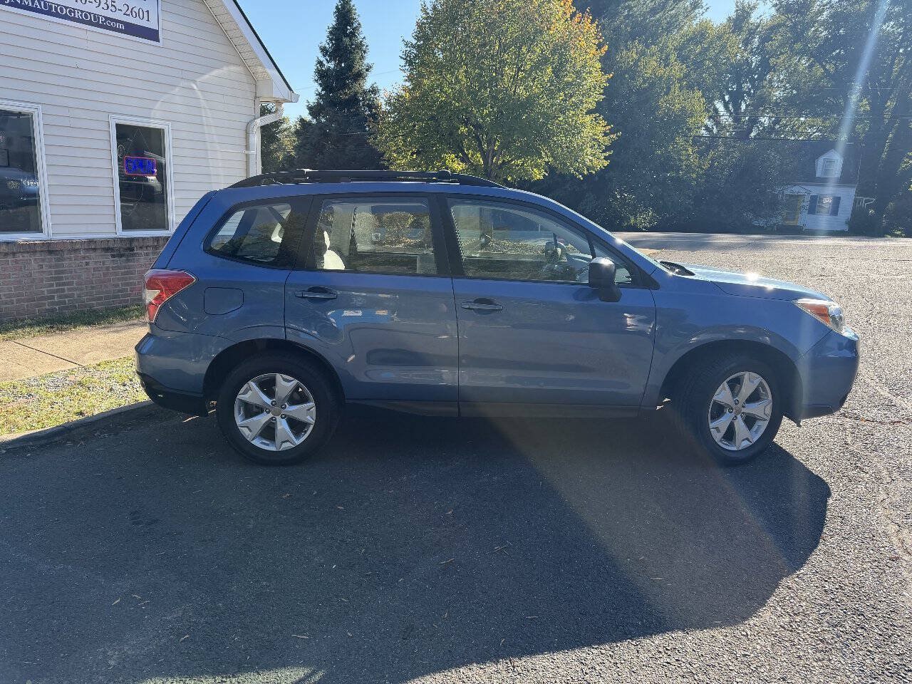 Used 2015 Subaru Forester 2.5i w/ Alloy Wheel Package AWD/4WD image 8