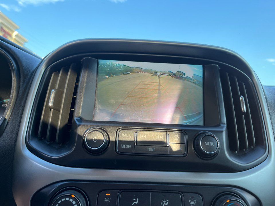 Used 2018 Chevrolet Colorado LT w/ LT Convenience Package RWD image 19
