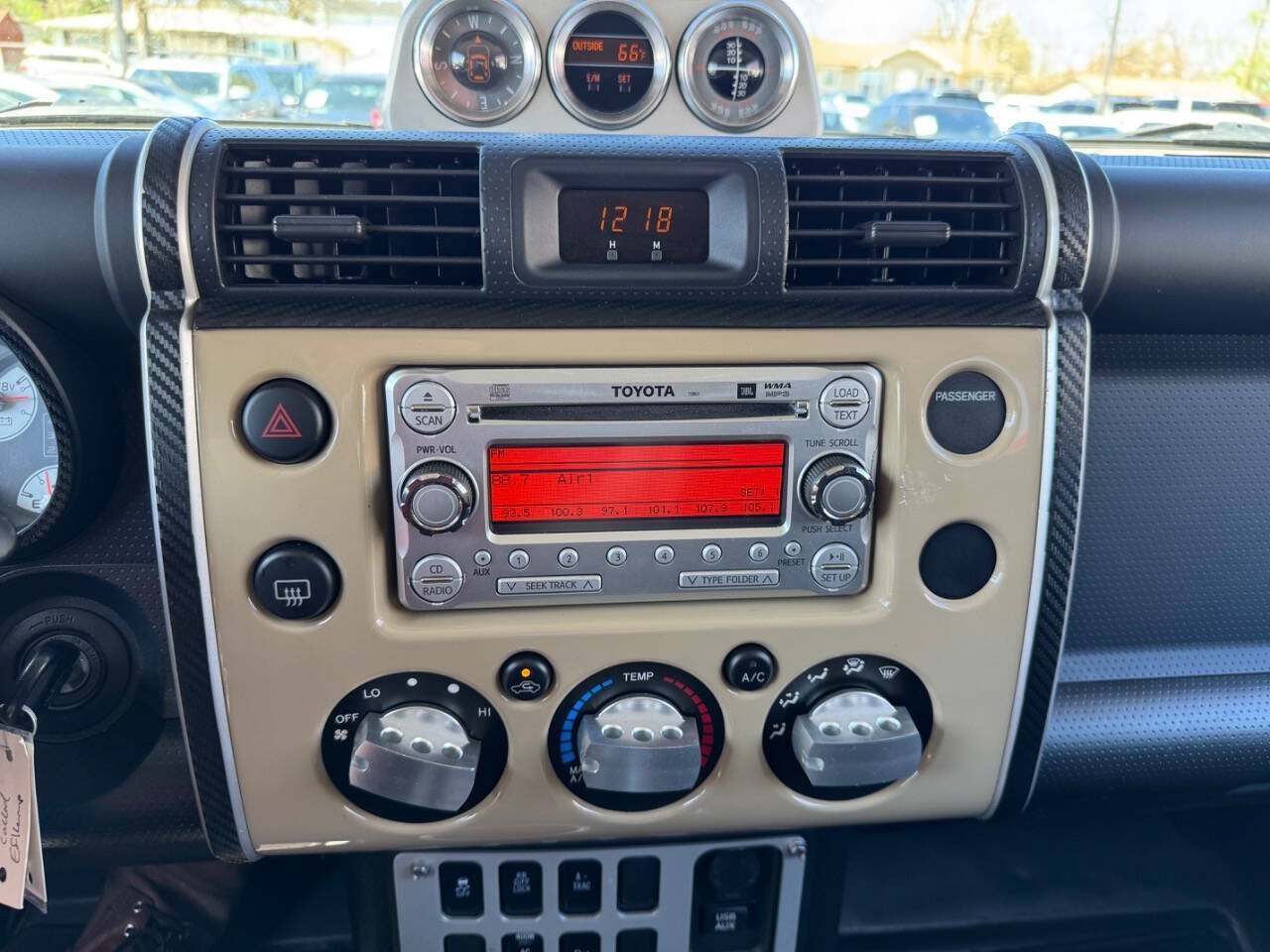 Used 2012 Toyota FJ Cruiser 4WD w/ Upgrade Pkg image 18