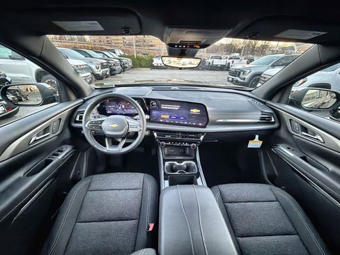 New 2026 Chevrolet Traverse LT w/ Driver Confidence Package image 23