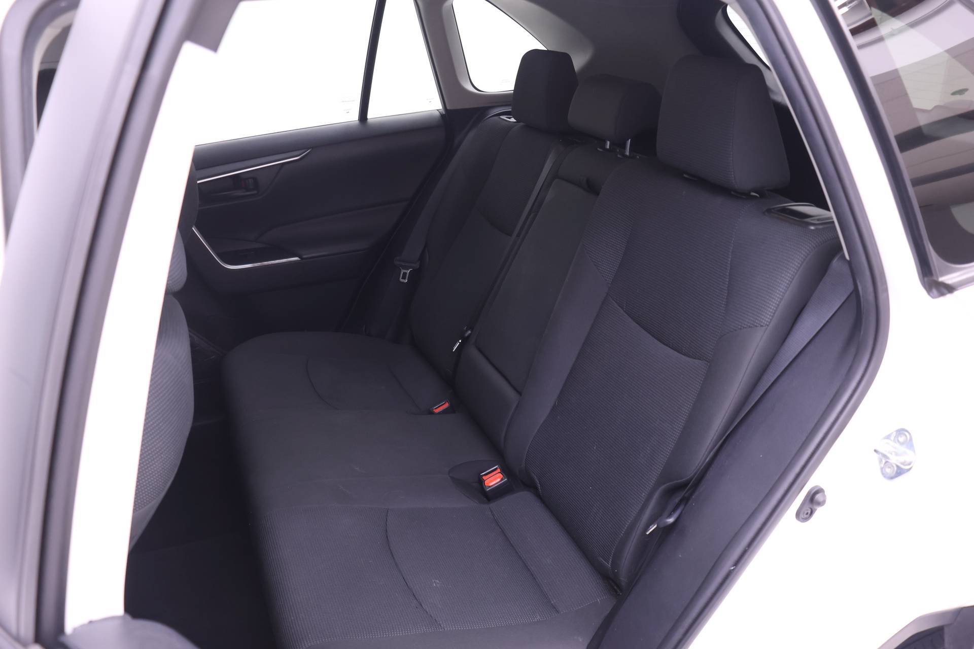 Used 2021 Toyota RAV4 LE AWD/4WD image 10