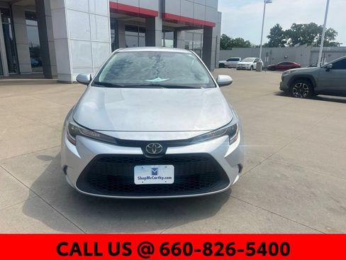 Used 2022 Toyota Corolla LE FWD image 3