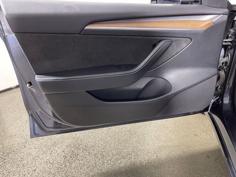 Used 2023 Tesla Model 3 Standard Range image 19