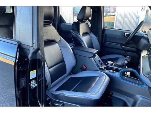 Used 2024 Ford Bronco Black Diamond image 8
