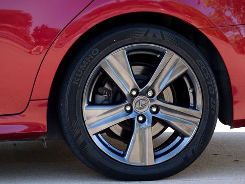 Used 2016 Lexus GS 200t image 25