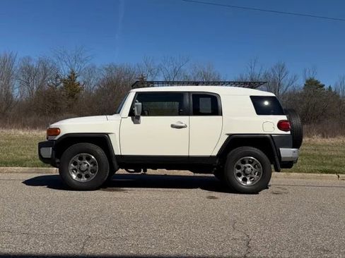 Used 2012 Toyota FJ Cruiser 4WD w/ Convenience Pkg image 5