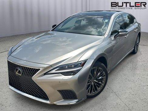 Used 2022 Lexus LS 500 w/ Interior Upgrade Package RWD image 6