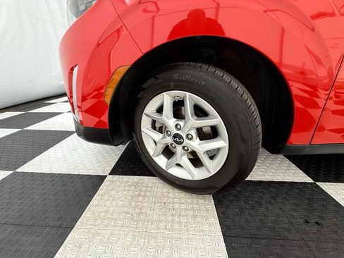 Used 2023 Kia Soul LX w/ LX Technology Package image 9