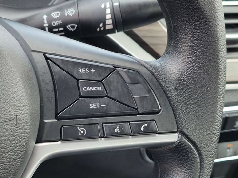 Used 2025 Nissan Altima 2.5 SV FWD image 15