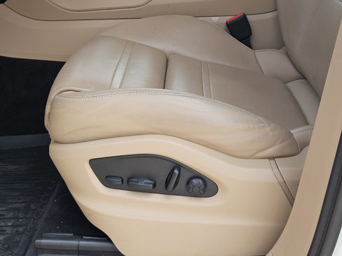 Certified 2022 Porsche Cayenne AWD/4WD image 23