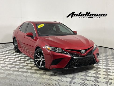 Used 2020 Toyota Camry SE w/ Convenience Package FWD image 1