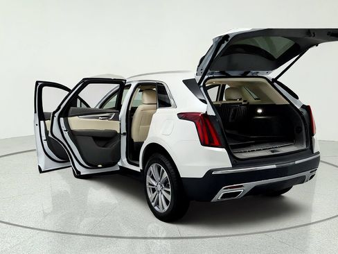 Certified 2024 Cadillac XT5 Premium Luxury w/ LPO, Floor Liner Package AWD/4WD image 11