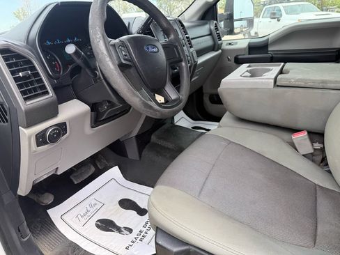 Used 2017 Ford F250 XL w/ Power Equipment Group AWD/4WD image 32
