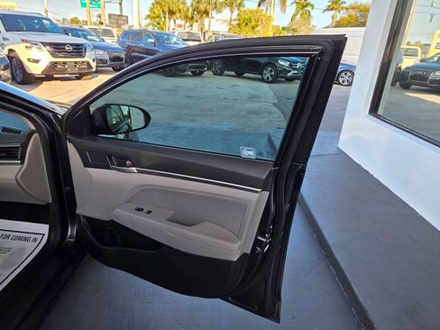 Used 2020 Hyundai Elantra SEL w/ Convenience Package (C2) image 20