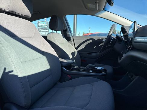 Used 2021 Hyundai Ioniq SE image 16